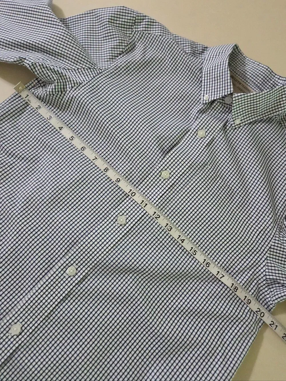 Duluth Trading Co. Men's Gray Check Wrinklefighter Relaxed Fit Long Sleeve Shirt